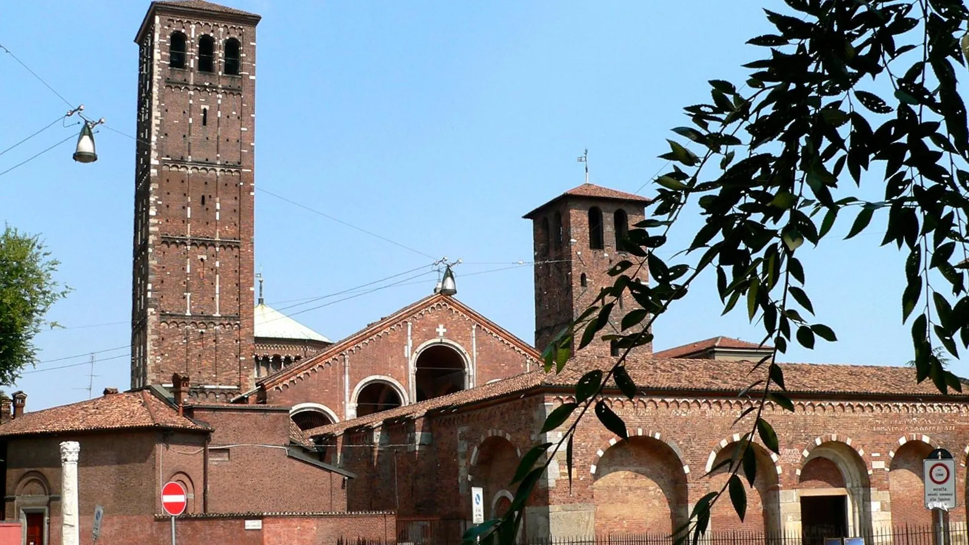 Sant'Ambrogio Historic Apartment - In Front Of Cattolica 米兰