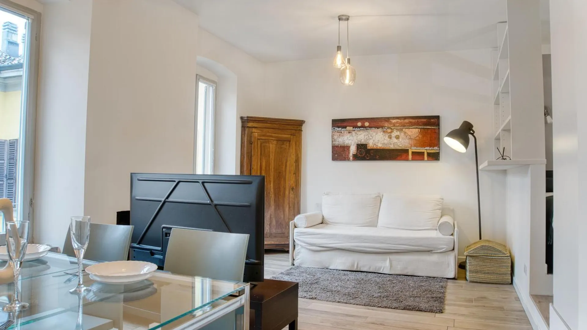 Sant'Ambrogio Historic Apartment - In Front Of Cattolica 米兰