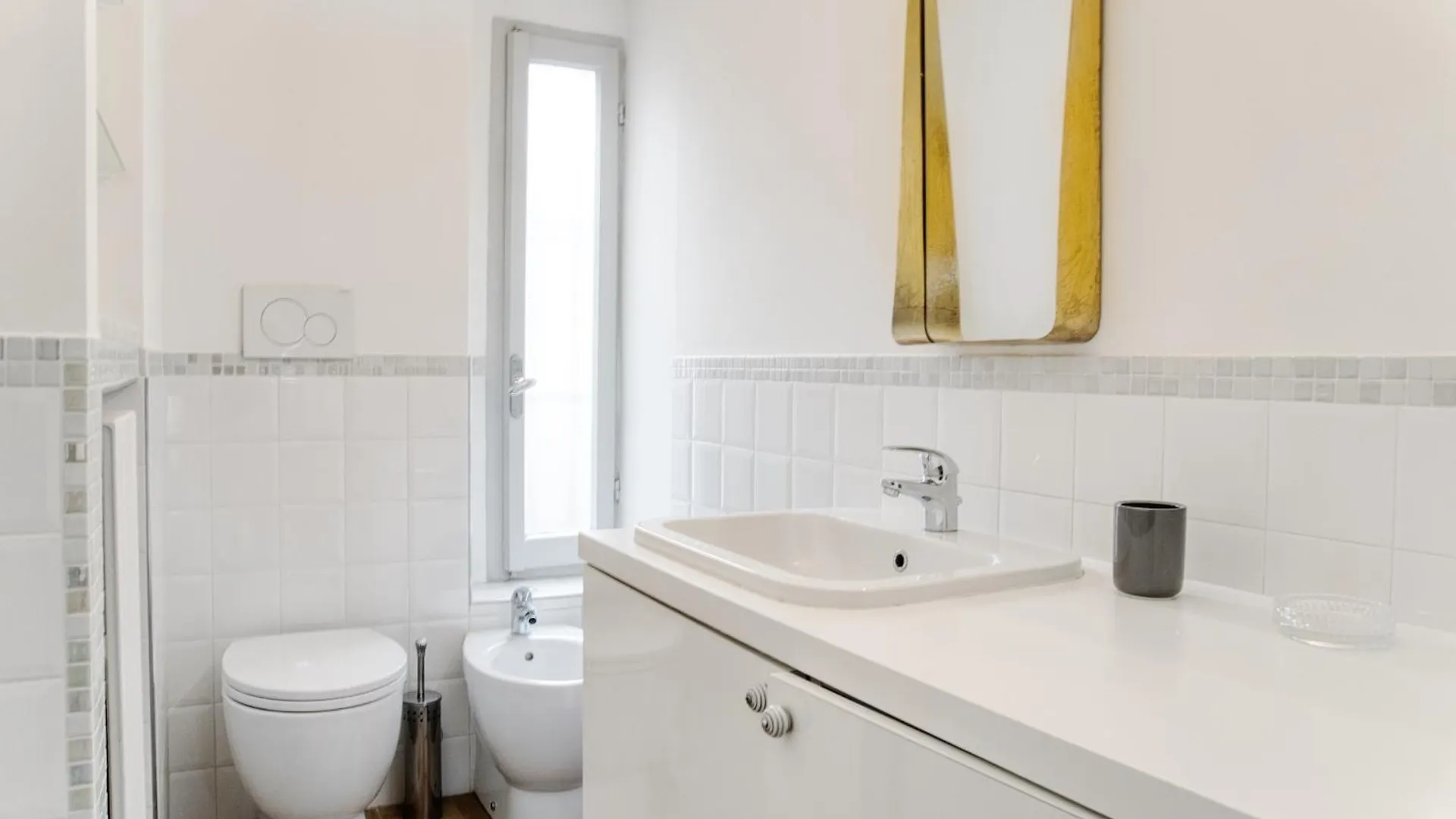 Sant'Ambrogio Historic Apartment - In Front Of Cattolica Milan 0*,  Italie
